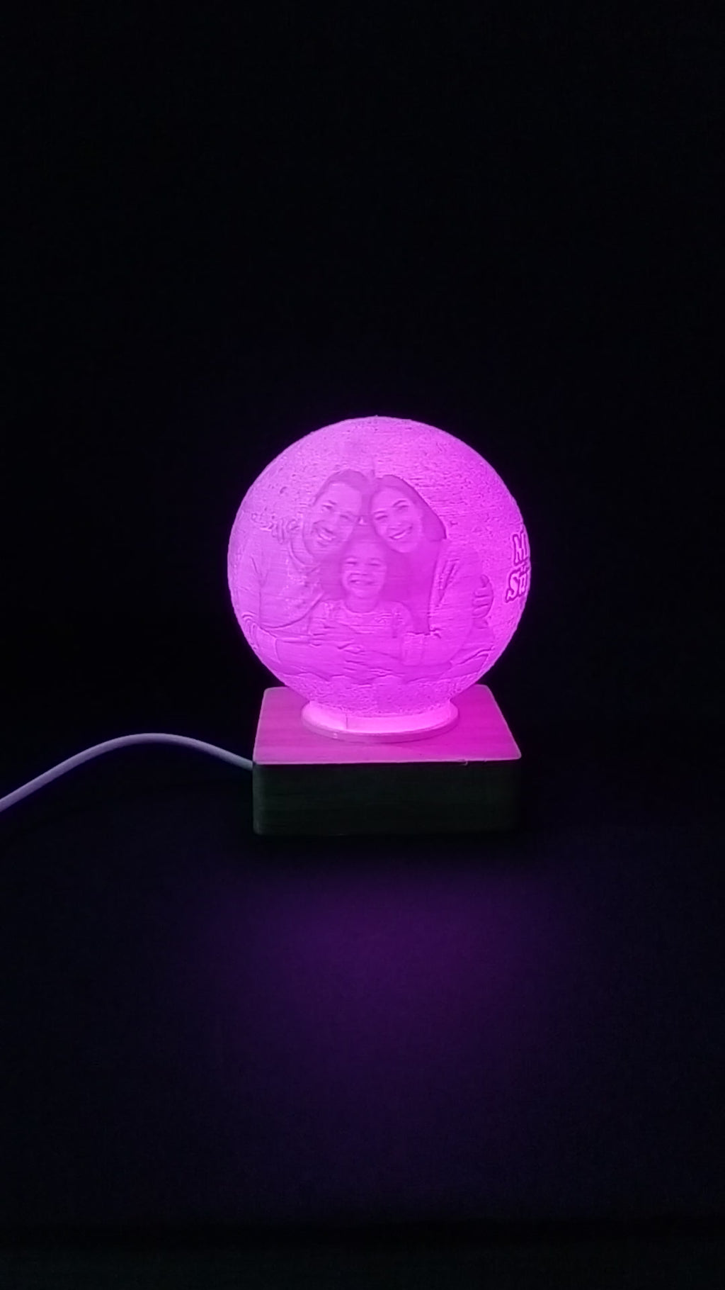 Video real de la lámpara Día del Padre con luz RGB