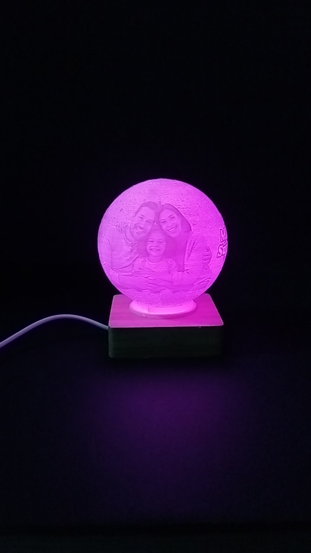 Video real de la lámpara Día del Padre con luz RGB